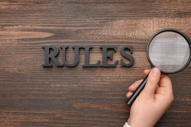 RULESと書かれた文字と虫眼鏡